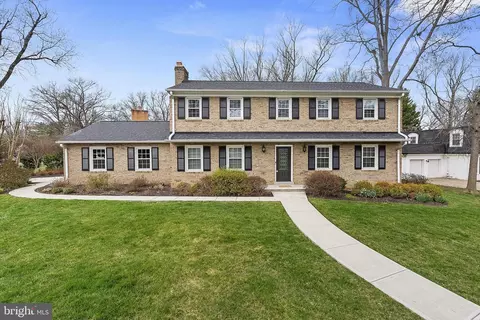 8128 Birnam Wood Dr, Mclean, VA 22102