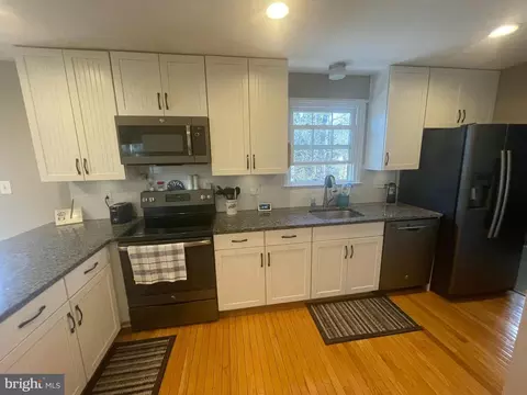 Kitchen - 9218 Setter Pl, Springfield, VA 22153 photo 2 of 3
