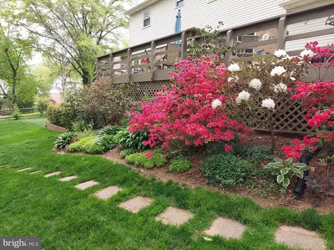 Exterior - 9218 Setter Pl, Springfield, VA 22153 photo 9 of 11
