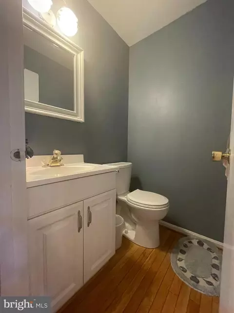 Bath - 9218 Setter Pl, Springfield, VA 22153 photo 1 of 4