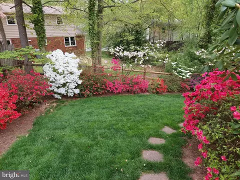 Exterior - 9218 Setter Pl, Springfield, VA 22153 photo 7 of 11