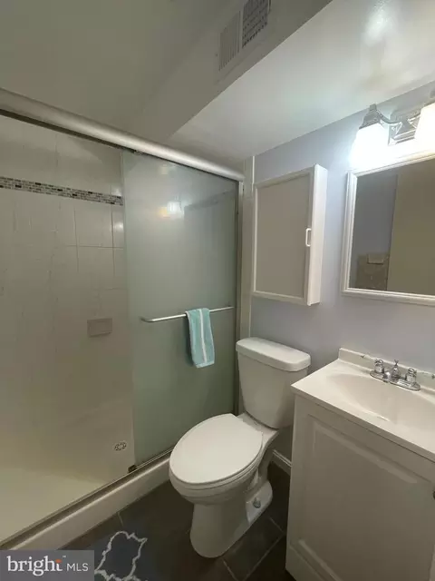 Bath - 9218 Setter Pl, Springfield, VA 22153 photo 4 of 4