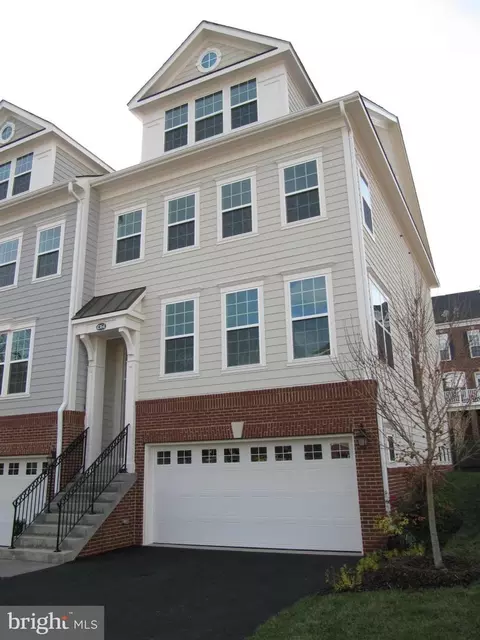 4364 High Oak Ln, Fairfax, VA 22030
