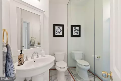 Bath - 2414 Mill Heights Dr, Herndon, VA 20171 photo 1 of 4