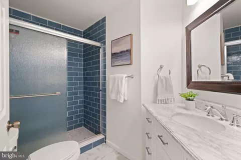 Bath - 2414 Mill Heights Dr, Herndon, VA 20171 photo 2 of 4