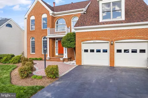 Exterior - 2414 Mill Heights Dr, Herndon, VA 20171 photo 3 of 6
