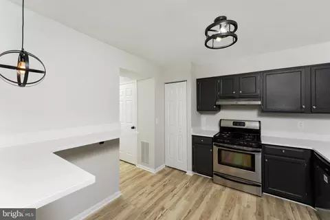 Kitchen - 14846 Basingstoke Loop, Centreville, VA 20120 photo 1 of 4