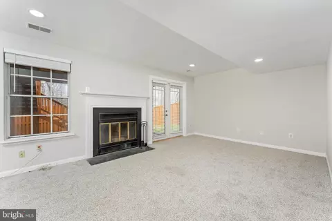 Living - 14846 Basingstoke Loop, Centreville, VA 20120 photo 1 of 2