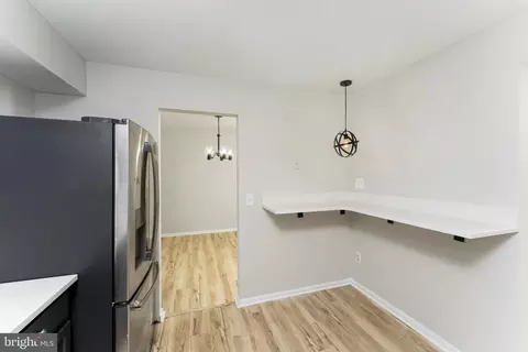 Kitchen - 14846 Basingstoke Loop, Centreville, VA 20120 photo 3 of 4