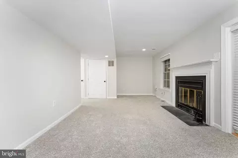 Living - 14846 Basingstoke Loop, Centreville, VA 20120 photo 2 of 2