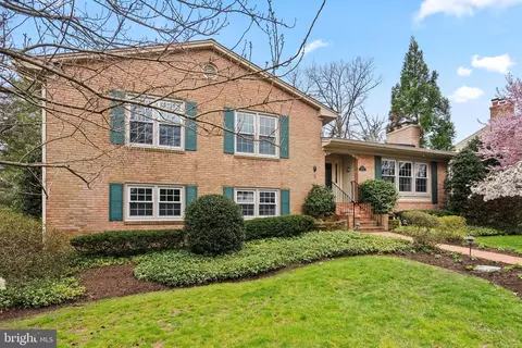 7509 Salem Rd, Falls Church, VA 22043