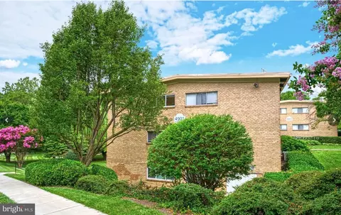 4901 Americana Dr #204, Annandale, VA 22003