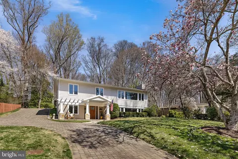 6302 Beachway Dr, Falls Church, VA 22044