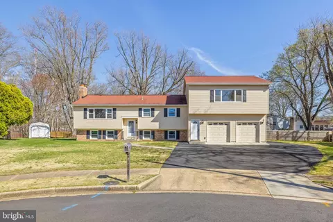 7501 Lund Ct, Alexandria, VA 22315