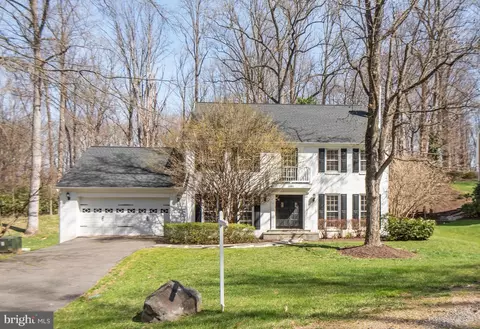 1081 Old Cedar Rd, Mclean, VA 22102