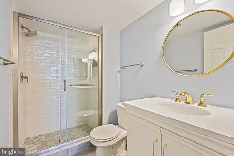 Bath - 7621 Provincial Dr #209, Mclean, VA 22102 photo 1 of 3