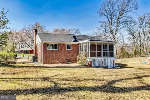 Exterior - 5811 Atteentee Rd, Springfield, VA 22150 photo 9 of 14