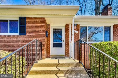 Exterior - 5811 Atteentee Rd, Springfield, VA 22150 photo 4 of 14