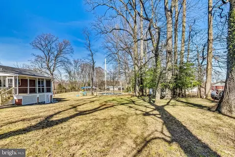 View/Area - 5811 Atteentee Rd, Springfield, VA 22150 photo 1 of 1