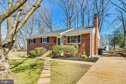 Exterior - 5811 Atteentee Rd, Springfield, VA 22150 photo 2 of 14