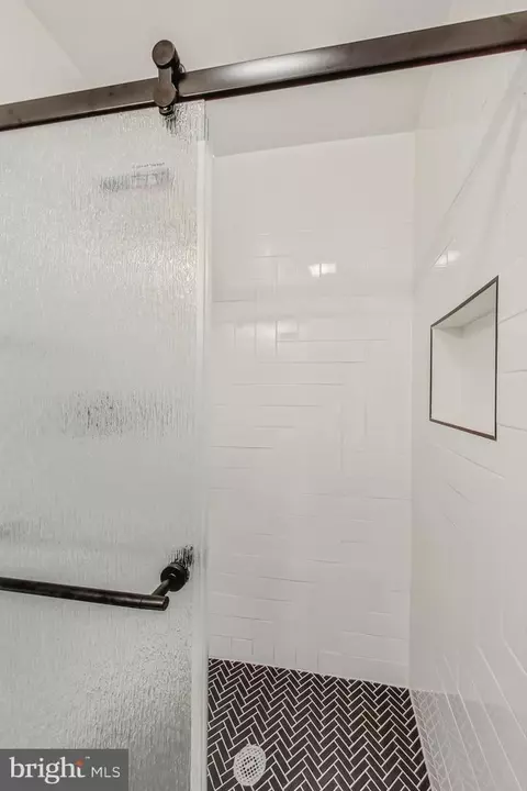 Bath - 5811 Atteentee Rd, Springfield, VA 22150 photo 2 of 4