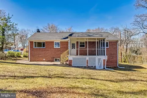 Exterior - 5811 Atteentee Rd, Springfield, VA 22150 photo 8 of 14