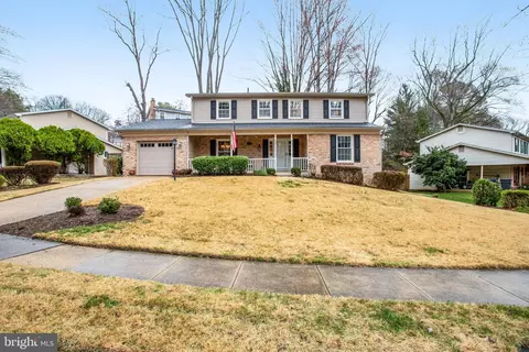 6110 Larstan Dr, Alexandria, VA 22312