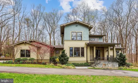 6025 Woodland Ter, Mclean, VA 22101