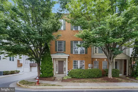 4361 Thomas Brigade Ln, Fairfax, VA 22033