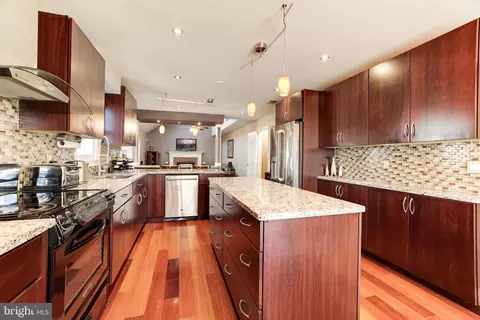 Kitchen - 3602 Elderberry Pl, Fairfax, VA 22033 photo 3 of 7