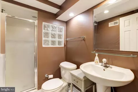 Bath - 3602 Elderberry Pl, Fairfax, VA 22033 photo 5 of 5