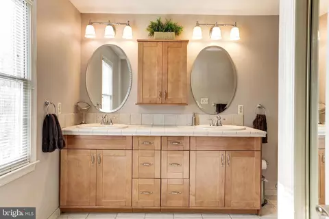 Bath - 3602 Elderberry Pl, Fairfax, VA 22033 photo 2 of 5