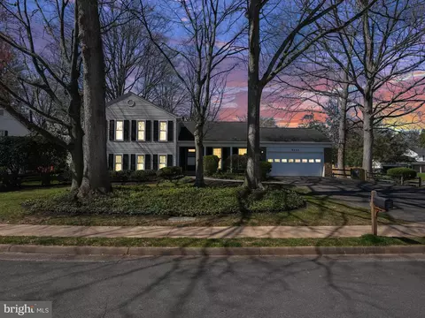 5112 Bradfield Dr, Annandale, VA 22003