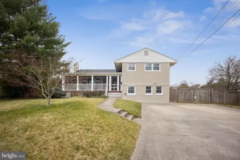 5802 Flaxton Pl, Alexandria, VA 22303