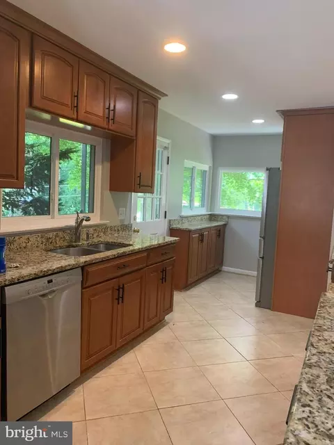 Kitchen - 7710 Martel Pl, Springfield, VA 22152 photo 5 of 9