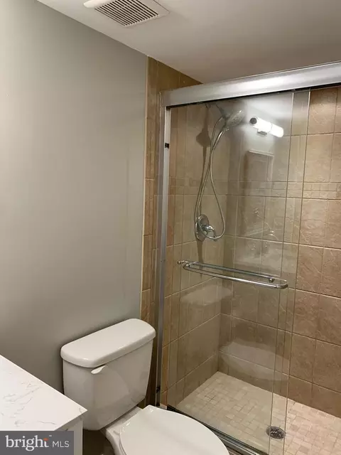 Bath - 7710 Martel Pl, Springfield, VA 22152 photo 9 of 9