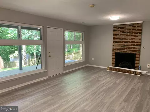Living - 7710 Martel Pl, Springfield, VA 22152 photo 2 of 3