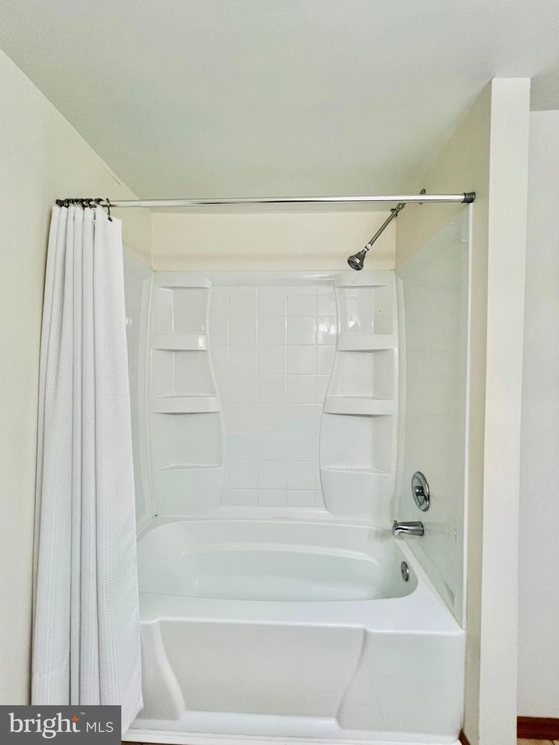 Bath - 8174 Dark Den Cir, Springfield, VA 22153 photo 4 of 5