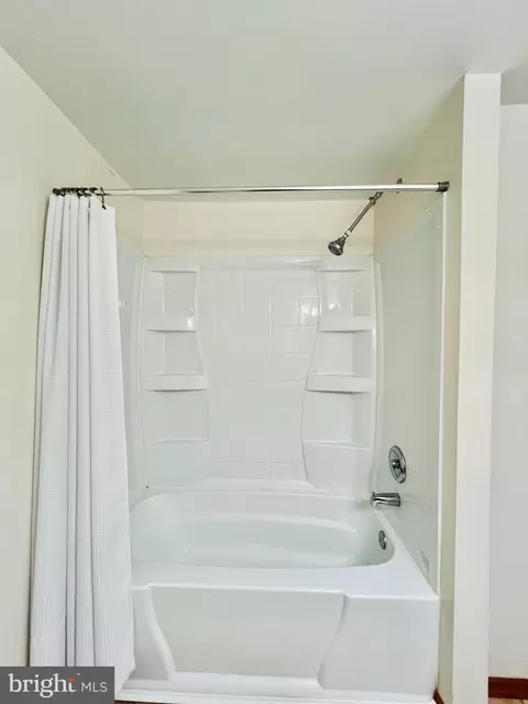 Bath - 8174 Dark Den Cir, Springfield, VA 22153 photo 4 of 5