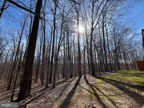 View/Area - 8174 Dark Den Cir, Springfield, VA 22153 photo 3 of 3