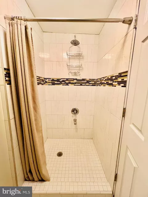 Bath - 8174 Dark Den Cir, Springfield, VA 22153 photo 2 of 5