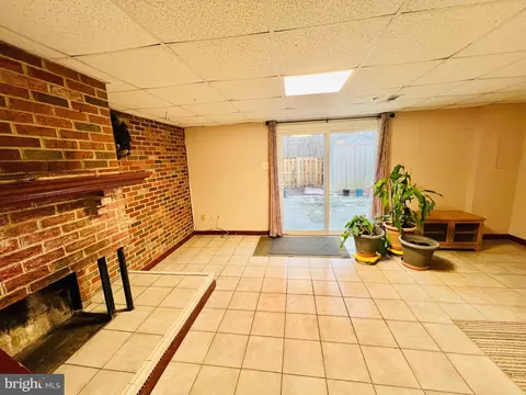 Living - 8174 Dark Den Cir, Springfield, VA 22153 photo 7 of 8
