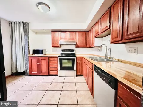 Kitchen - 8174 Dark Den Cir, Springfield, VA 22153 photo 1 of 3