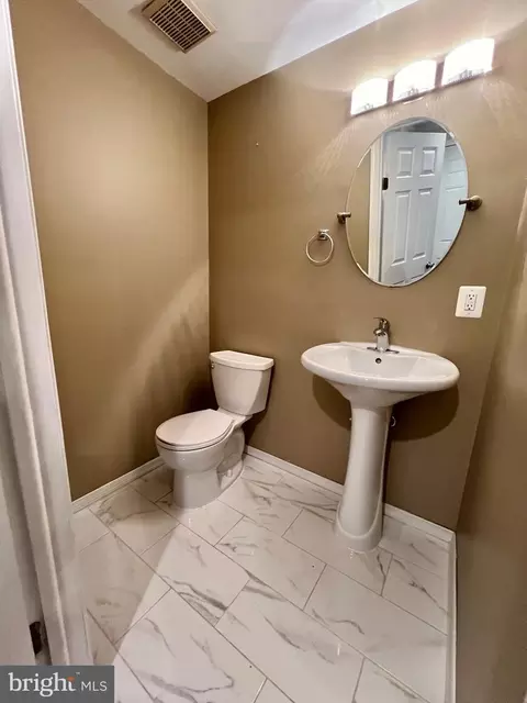 Bath - 8174 Dark Den Cir, Springfield, VA 22153 photo 1 of 5