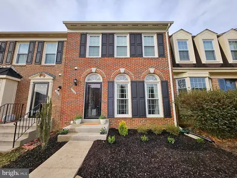 6123 Summer Park Ln, Alexandria, VA 22315