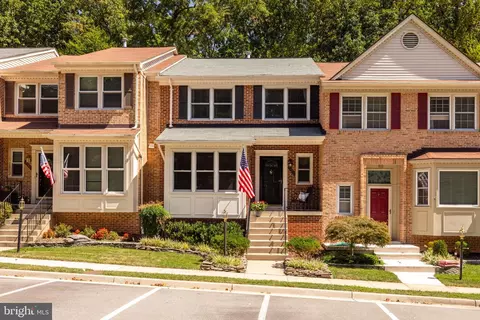 8025 Galla Knoll Cir, Springfield, VA 22153