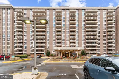 1808 Old Meadow Rd #1007, Mclean, VA 22102 photo 1