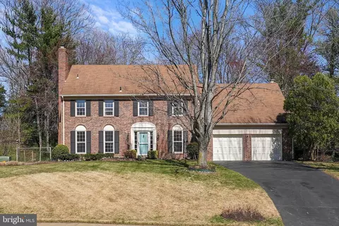 3804 Ivanhoe Ln, Alexandria, VA 22310