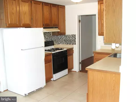 6128 Crozet Ct, Springfield, VA 22150 photo 2