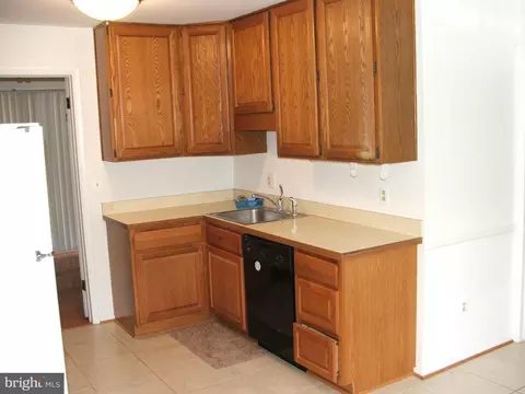 6128 Crozet Ct, Springfield, VA 22150 photo 3